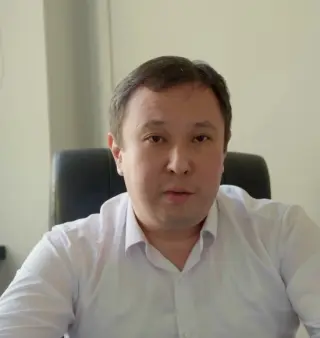 Максат, автоюрист LiTRO